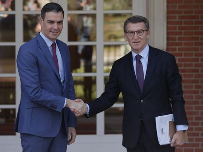 El presidente de gobierno, Pedro Sánchez, y el líder del Partido Popular, Alberto Núñez Feijóo.