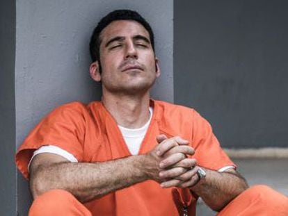 El actor interpreta al español que ha pasado 16 años en el corredor de la muerte y ahora cumple cadena perpetua