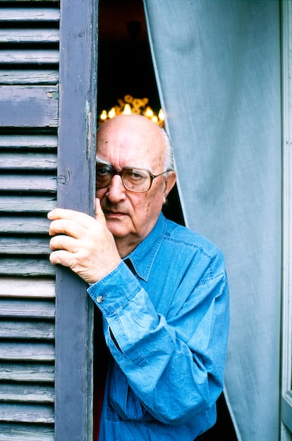 El escritor Andrea Camilleri (1925 - 2019), fotografiado en Roma en el año 2000.