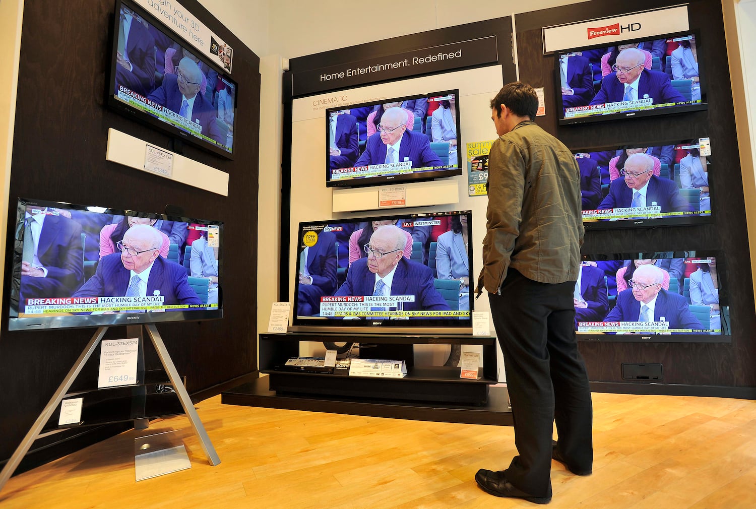 periodismo - RXPO24MESNGSHACMHXC6J3R6DA - La independencia periodística, el mejor negocio de los medios - photo Imágenes de la comparecencia de Rupert Murdoch ante el Parlamento británico por el caso de las escuchas ilegales de News Corporation, en 2011. periodismo - RXPO24MESNGSHACMHXC6J3R6DA - La independencia periodística, el mejor negocio de los medios