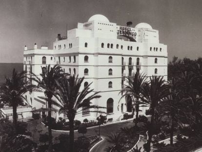 Los volúmenes y la fachada del primer Hotel Atlántico, en Cádiz, muestran el camino hacia las vanguardias arquitectónicas en España. 