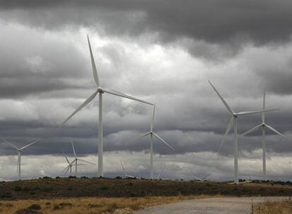 Aerogeneradores en el parque eólico Maranchón IV de Iberdrola en Guadalajara.