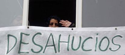 Juana Madrid López, residente en Madrid, consiguió ayer que la comisión judicial paralizase el desahucio que le amenazaba.