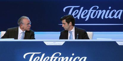 Isidro Fain&eacute; y Jos&eacute; Mar&iacute;a &Aacute;lvarez-Pallete, en la junta de accionistas de Telef&oacute;nica.  