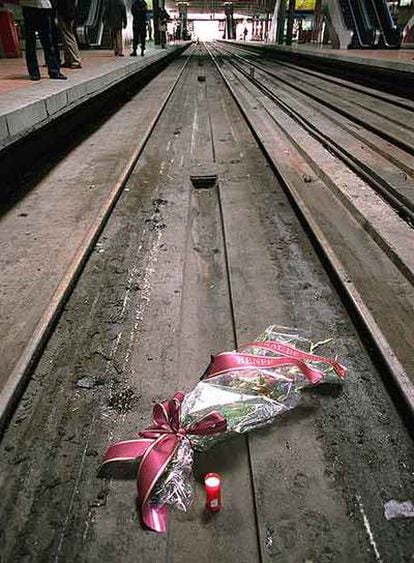 La estación ferroviaria de Atocha, en una imagen del 12 de marzo de 2004, al día siguiente de los atentados contra los trenes de cercanías.