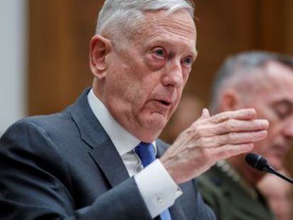 El secretario de Defensa, Jim Mattis, enmienda a Trump y afirma ante el Congreso que “aún no se ha tomado una decisión” sobre la intervención en Siria