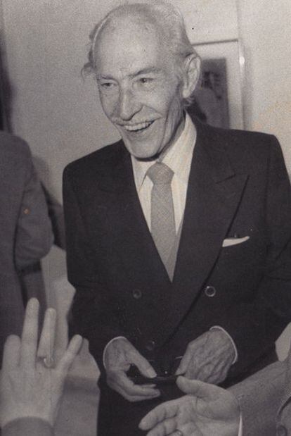 El crítico y escritor Domingo Pérez Mink, en Tenerife a mediados de los años ochenta.