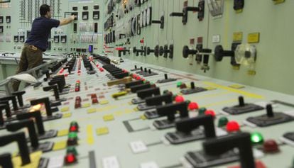 Panel de control de la central nuclear de Garo&ntilde;a (Burgos)