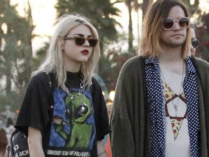 Frances Bean Cobain y Isaiah Silva, en abril de 2014.