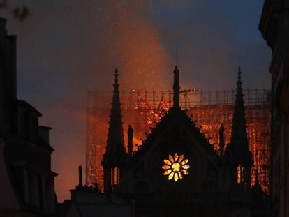 Incendio de la catedral de Notre Dame el lunes 15 de abril 