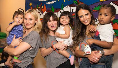 Varias actrices estadounidenses portan beb&eacute;s en brazos el pasado septiembre en Los &Aacute;ngeles (California).