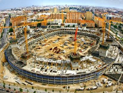 Obras en el solar donde se construye el nuevo estadio del Valencia C.F.