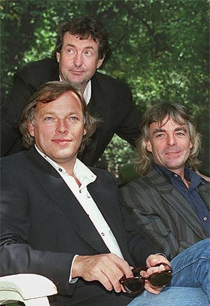 David Gilmour, Nick Mason y Richard Wright, los componentes de Pink Floyd, en una imagen tomada en 1988.