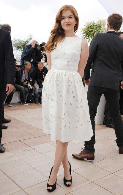Isla Fisher fue una de nuestras favoritas a su llegada al Festival de cine de Cannes. La actriz brilló con un vestido de inspiración romántica de Dolce&Gabbana.