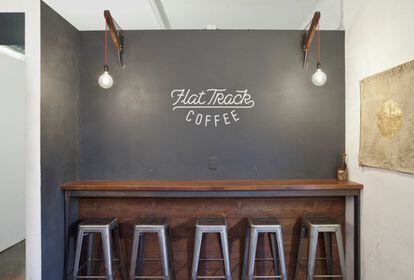 Interior del café Flat Track, en East Austin, el nuevo barrio de moda de la ciudad texana.