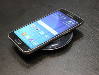 Qué es y cómo funciona la carga inalámbrica integrada del Samsung Galaxy S6