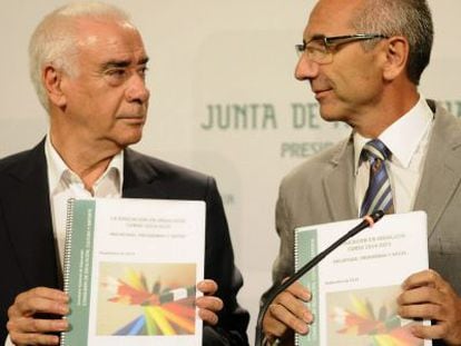 El consejero Luciano Alonso y el portavoz del Gobierno, Miguel Ángel Vázquez.