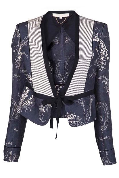 Vanessa Bruno se inspira en los kimonos japoneses para esta americana de lino (803 euros).
