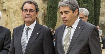 Artur Mas y Francesc Homs, a la derecha.