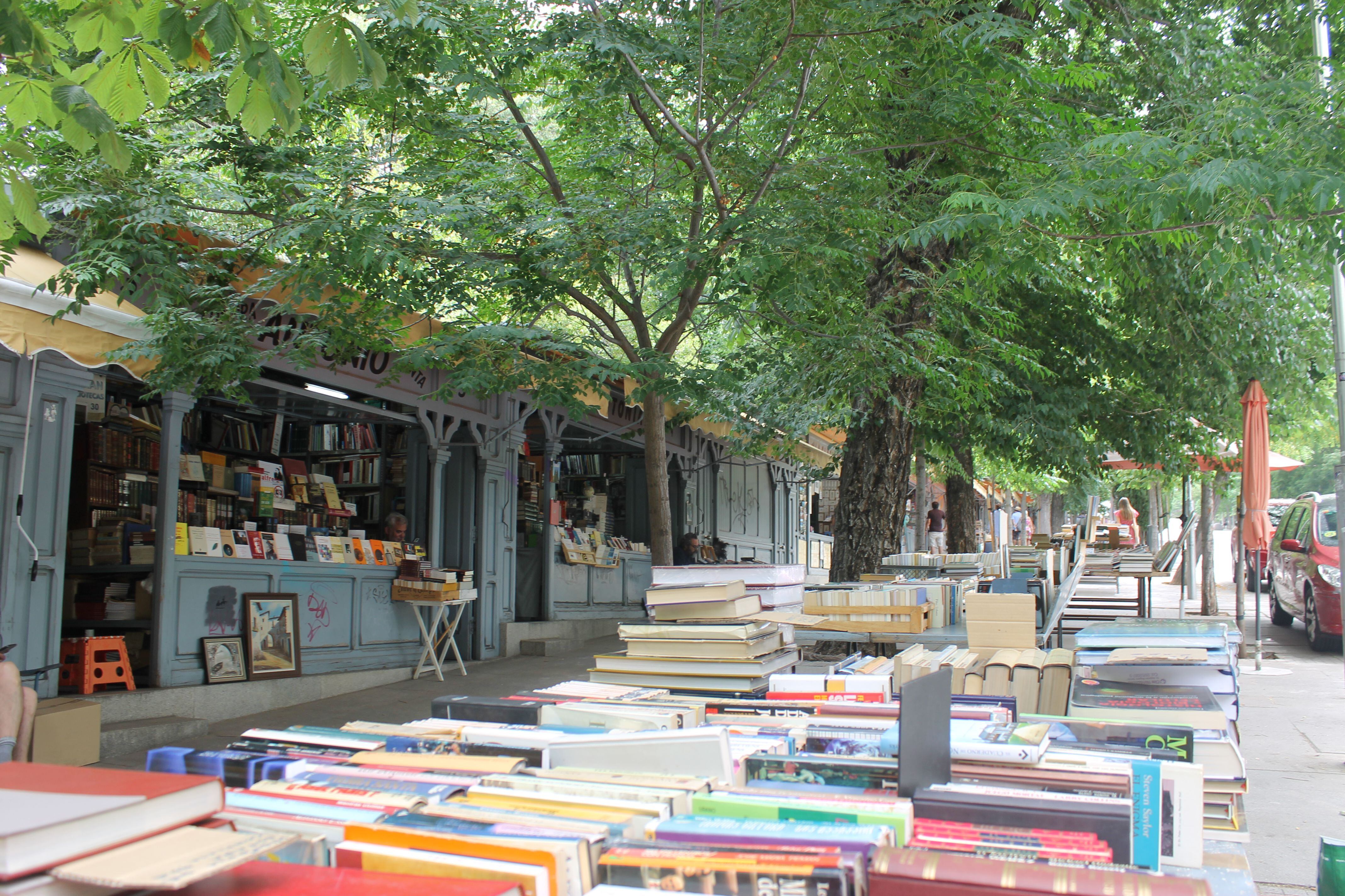 Libros y librerías que contraponen la lectura y el objeto duradero al consumismo salvaje del Black Friday