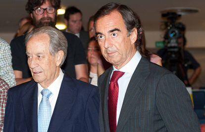 Juan Miguel Villar Mir, primer accionista de OHL, y su hijo Juan, presidente del grupo constructor.