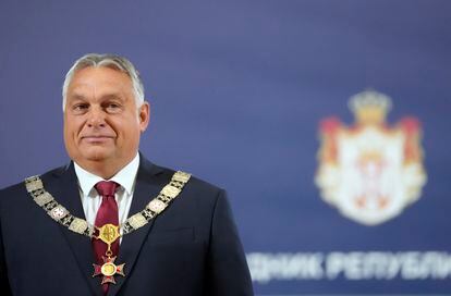 El primer ministro de Hungría, Viktor Orbán, recibía una condecoración el pasado 16 de septiembre en Belgrado.
