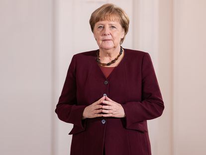 Merkel, el pasado marzo, en un acto en el que fueron galardonados los fundadores de la empresa Biontech