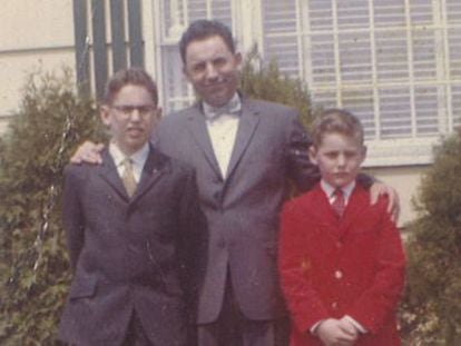 Jos&eacute; Laradogoitia con su familia en abril de 1960, en Estados Unidos. 