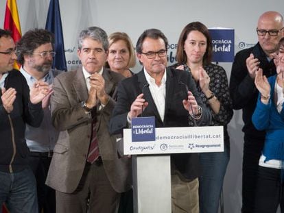 Artur Mas, amb el candidat per Barcelona de Democràcia i Llibertat, Francesc Homs.