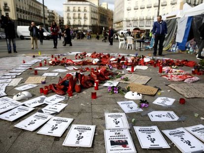 Huelga de hambre en la Puerta del Sol de Madrid por las mujeres asesinadas por violencia machista. 