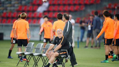 El director deportivo del Kashima Antlers, el brasileño Zico, durante un entrenamiento en Abu Dhabi.