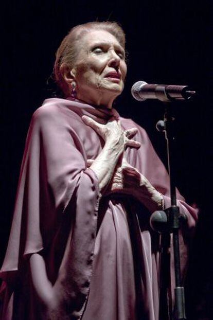 La cantante María Dolores Pradera.