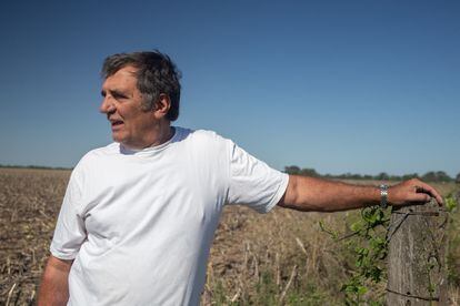 Héctor Capitanich cultiva soja a pocos kilómetros de la finca de Grisela Ruiz. Los pesticidas que usa están prohibidos en la UE, si bien, su utilización está permitida en Argentina.