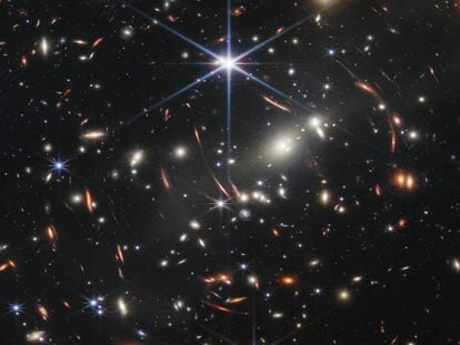 La primera imagen del 'James Webb' difundida por la NASA.