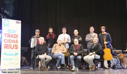 El cuadro artístico del espectáculo 'Ovidi popular, 20 anys!'
