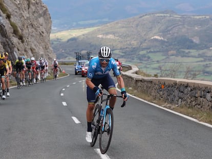 Ataque de Valverde en la ascensión a Orduña.