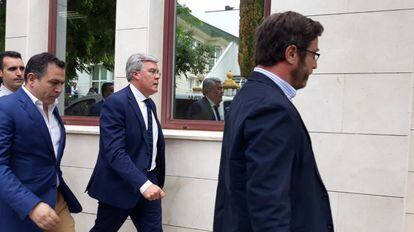 Fernández de Moya a su llegada al juzgado, en Jaén.