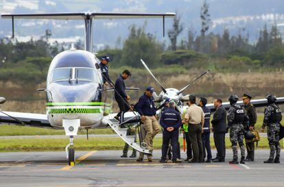 In a photograph provided by the Ecuadorian Ministry of the Interior, Germán Cáceres arrives at the Quito (Ecuador) international airport on January 3.