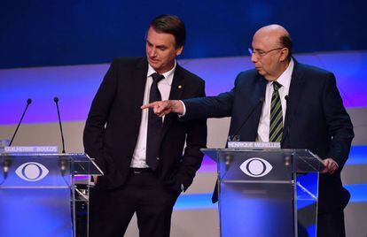 Los candidatos Jair Bolsonaro y Henrique Meirelles en un debate electoral el pasado jueves