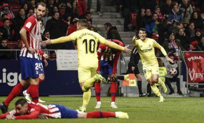 Els jugadors del Girona celebren el tercer gol.