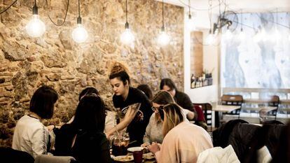 El local de Croq & Roll, un pequeño restaurante del barrio de Gràcia de Barcelona.