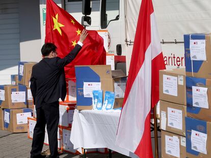 Recepción de materiales protectores donados por China a Austria