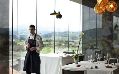 El cocinero vasco Eneko Atxa en su restaurante Azurmendi, en Bilbao.