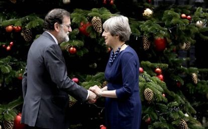 Theresa May y Mariano Rajoy este martes en Londres.