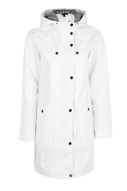 El blanco casa a la perfección con la capucha marinera. Topshop aplica la regla en este diseño que cuesta 68 euros.