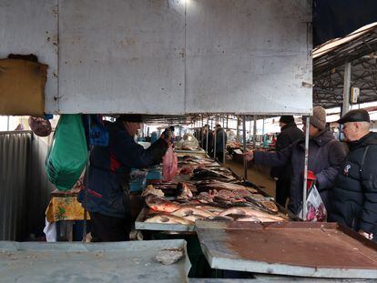 Mercado de Zaporiyia, en el sureste de Ucrania, este sábado 16 de diciembre.