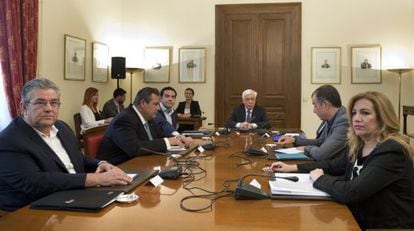 Tsipras reunido con el resto de líderes políticos griegos en Atenas