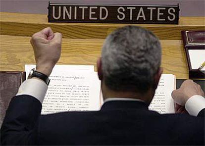 El secretario de Estado, Colin Powell, durante su intervención en el Consejo de Seguridad del 5 de febrero.