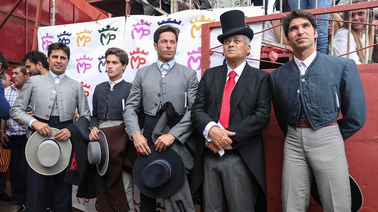 Los toreros Francisco y Cayetano Rivera Ordóñez, José Antonio Canales Rivera y José Rivera Pérez, 'Riverita', en un homenaje a este en Zahara de los Atunes en abril de 2019.