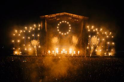 Panoramic view of the DJ Diesel concert. 